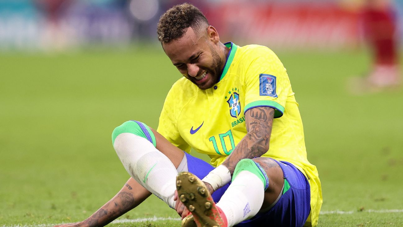 Pemain Brasil Neymar absen dari pertandingan melawan Swiss karena cedera pergelangan kaki
