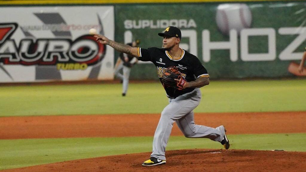 LO QUE PASO HOY: estrellas orientales vencen 10 x 6 a los gigantes del cibao