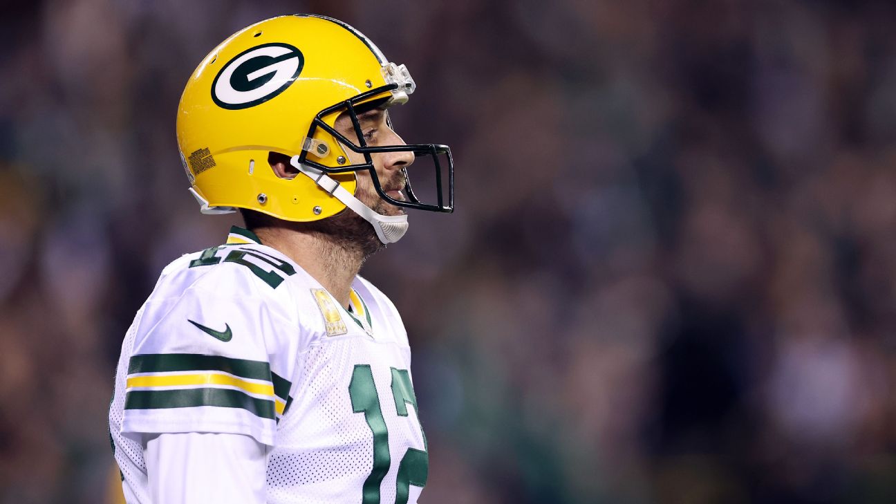 Mala fortuna: Aaron Rodgers se lesiona en la segunda jugada de su