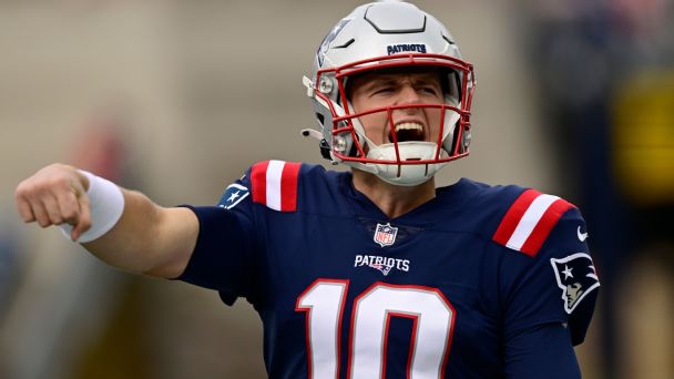 Will Mac Jones return to his rookie form and overcome Patriots' offensive struggles?