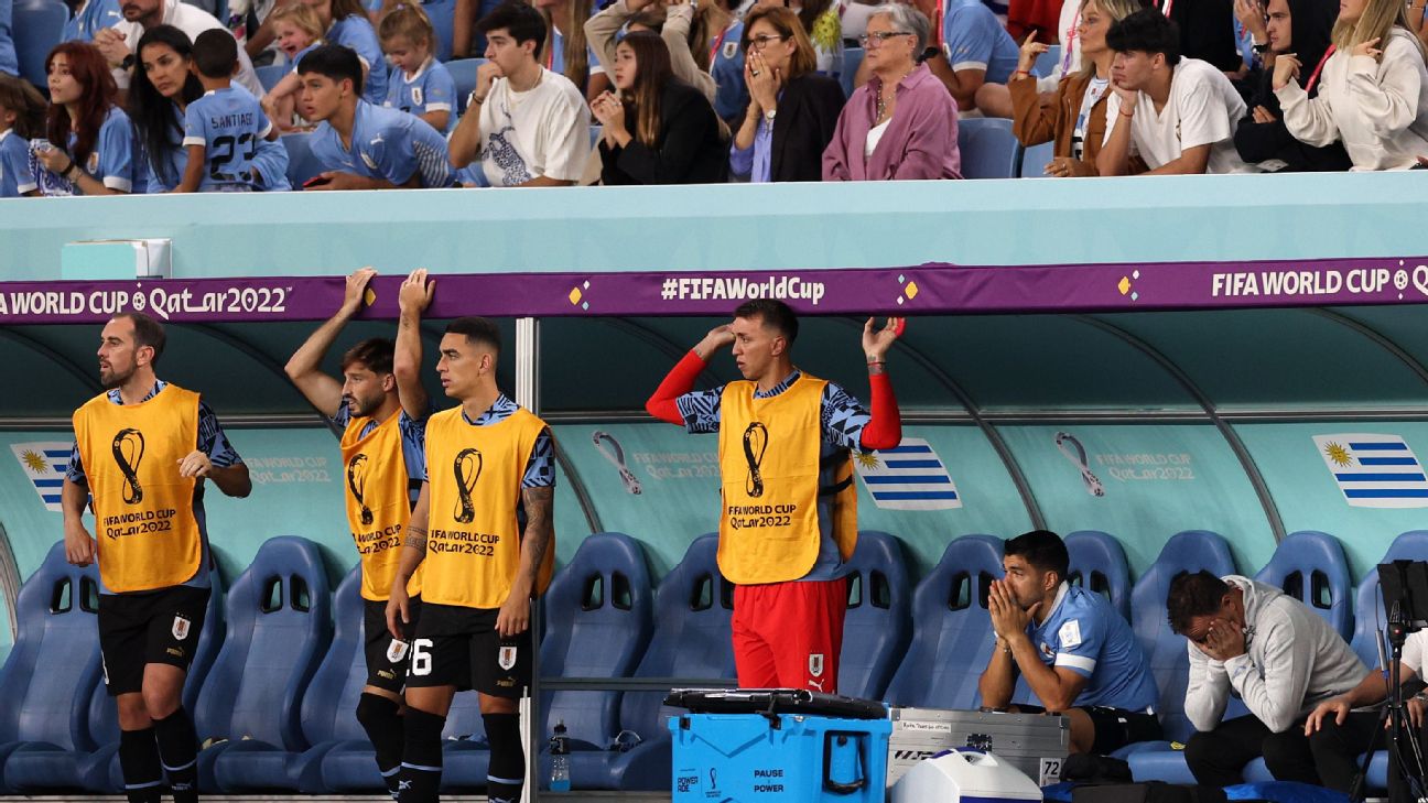 Uruguay beats Ghana 2-0 at World Cup, both teams eliminated