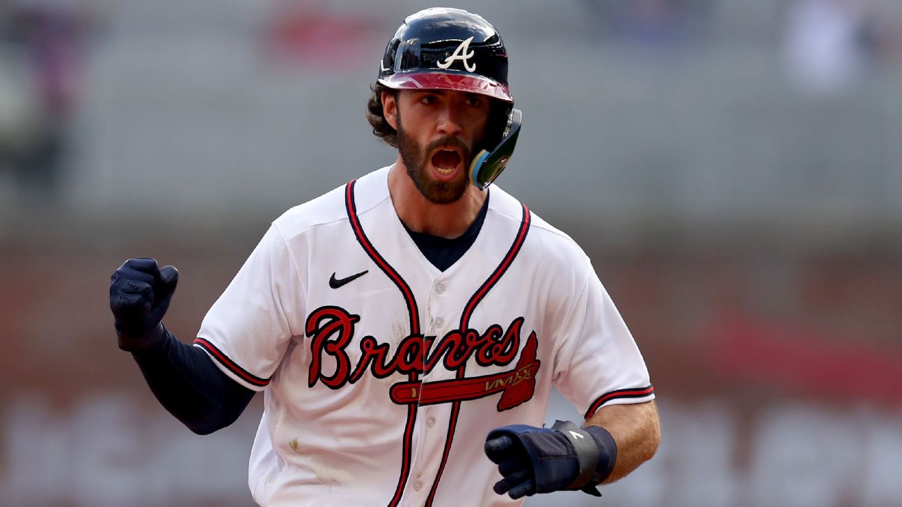 Dansby Swanson receives 2016 World Series-esque take from Cubs pitcher