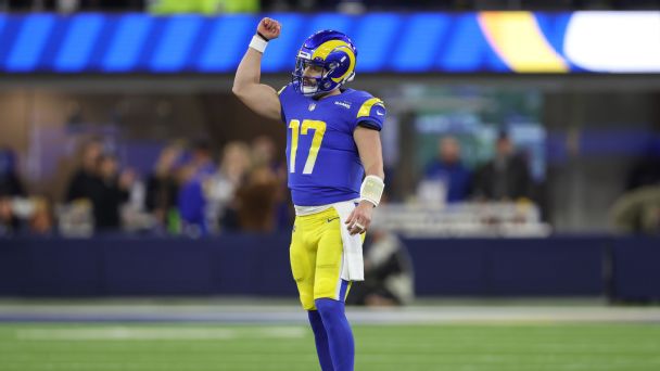 Baker Mayfield leads 98-yard TD drive for win two days after being acquired by Rams