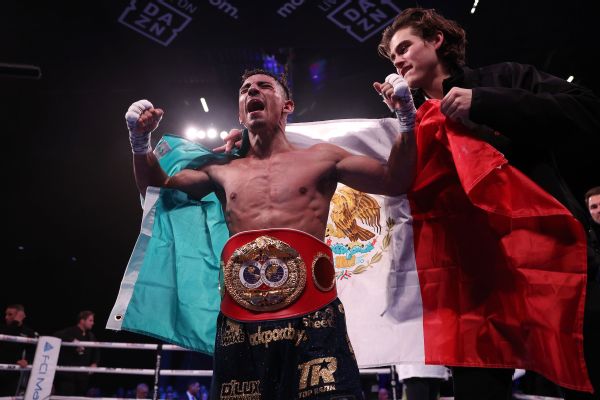 Sources: Lopez to defend title vs. Conlan in May