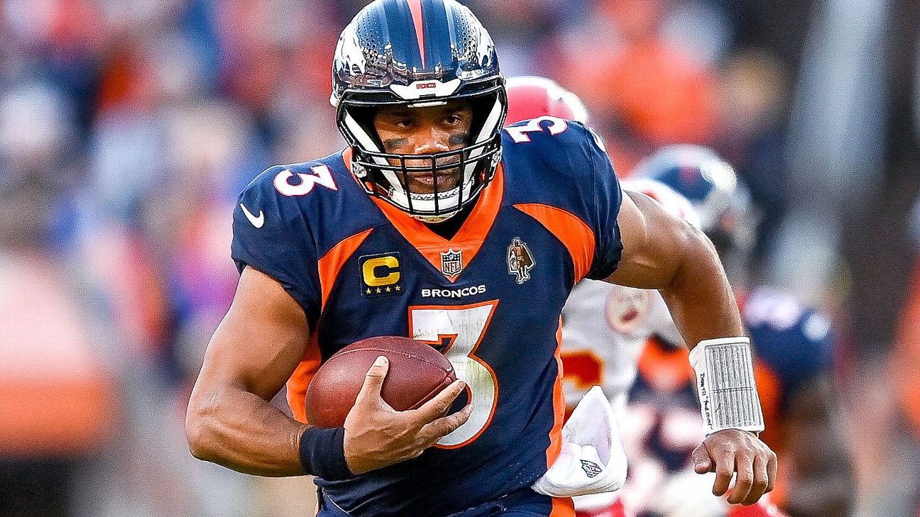 Broncos quarterback Russell Wilson exits loss with concussion - ESPN