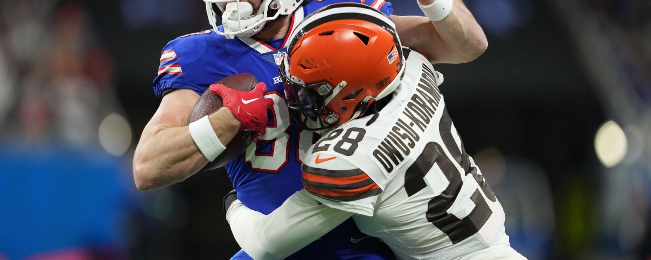 Jeremiah Owusu-Koramoah of the Cleveland Browns plays against the News  Photo - Getty Images