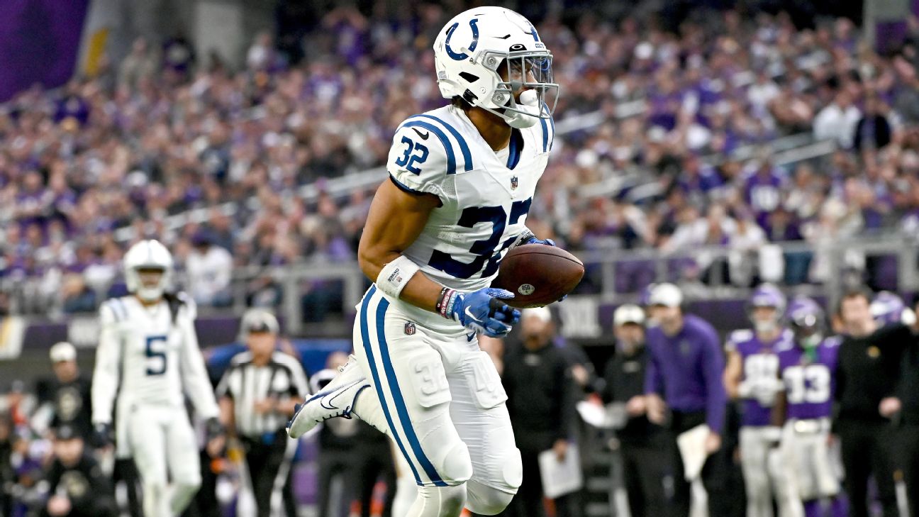 Pick-six by Colts' Julian Blackmon adds to Vikings' list of miscues