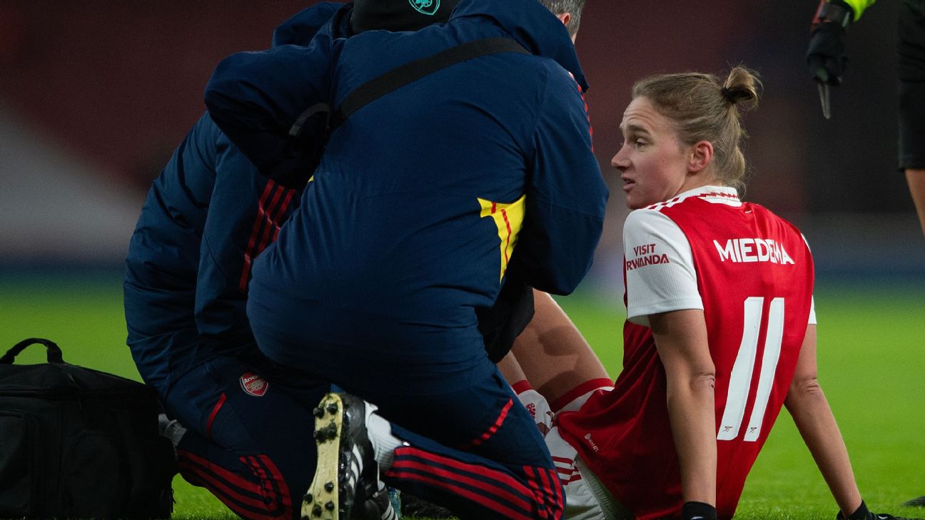 Arsenal's Miedema to have surgery on ACL