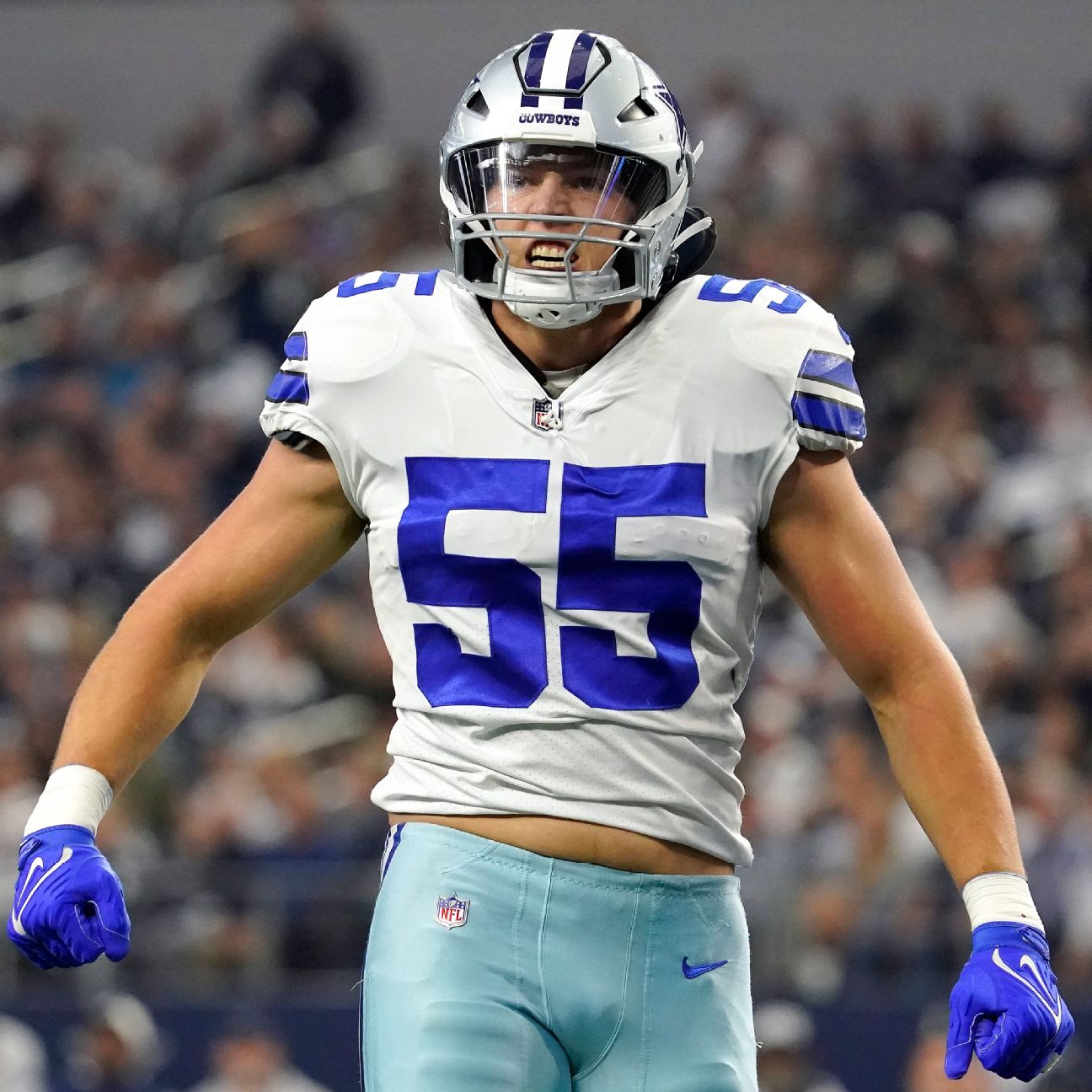 Leighton Vander Esch gets positive neck injury update