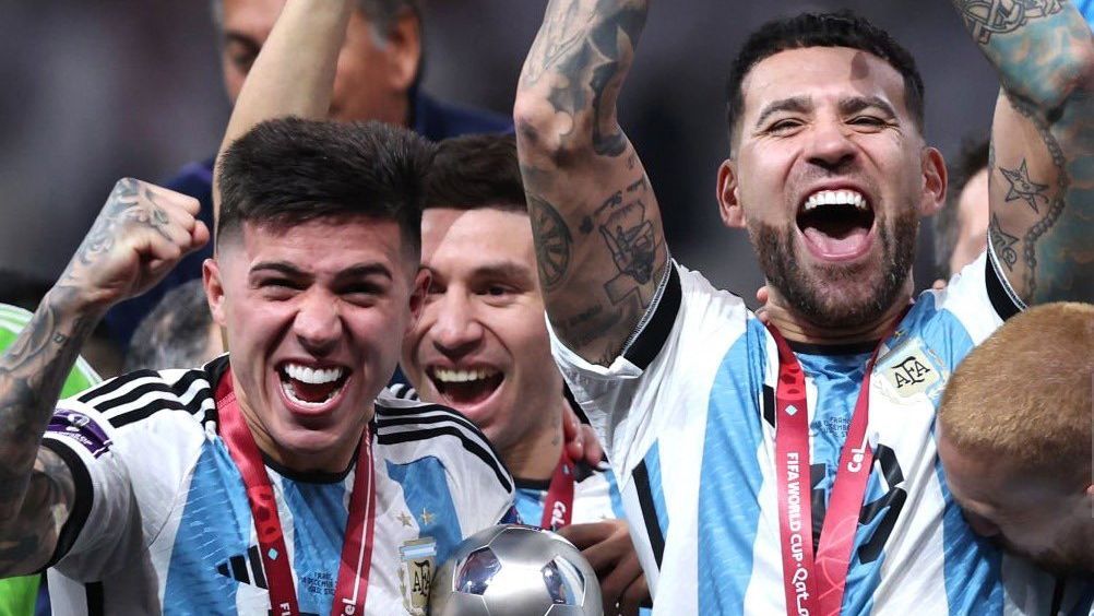 João Mário felicitó a sus compañeros Enzo Fernández y Nicolás Otamendi por consagrarse campeones mundiales - ESPN
