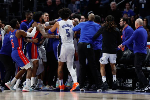 Scuffle in Pistons-Magic leads to three ejections