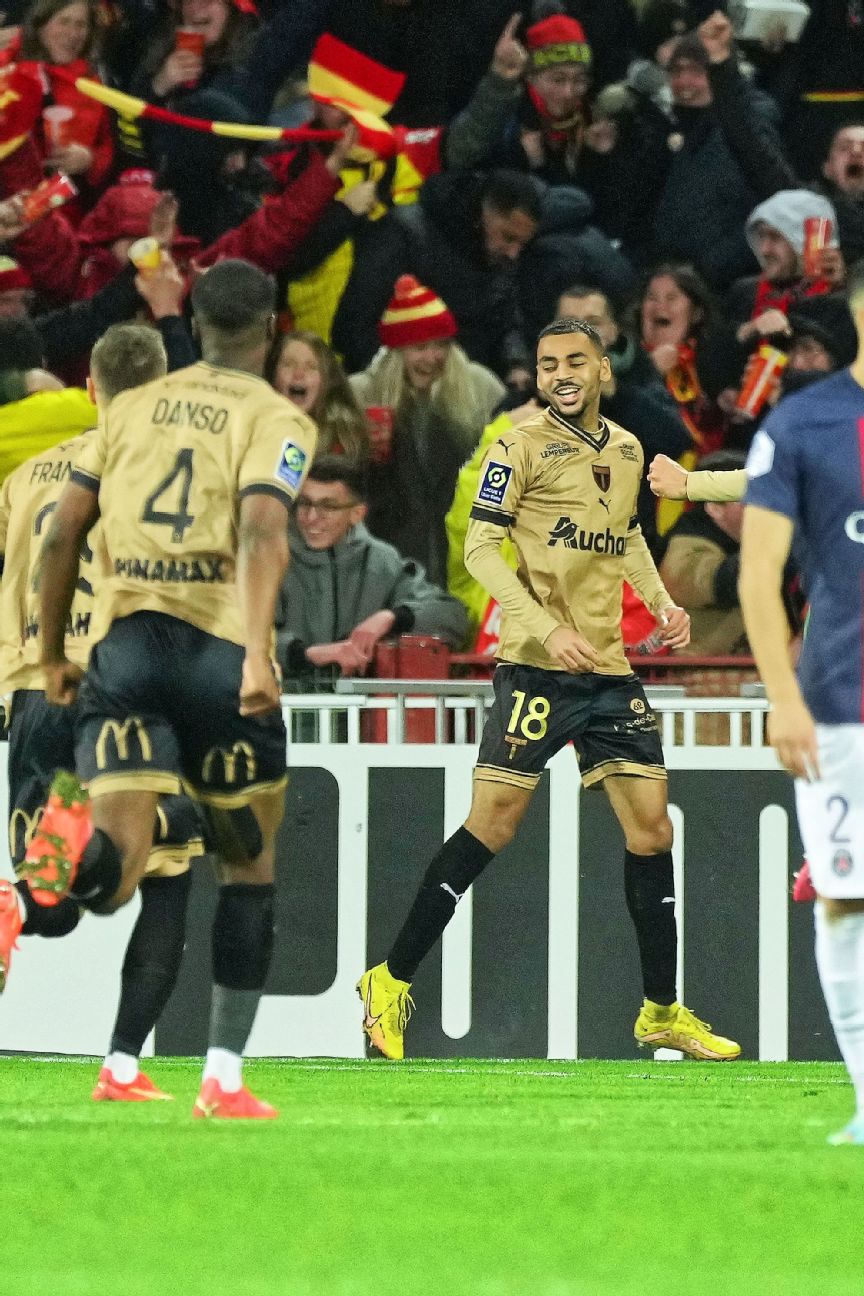 RC Lens – Paris Saint-Germain: Lens Inflict The League Leaders With Their  First Defeat (3-1) – Between The Posts