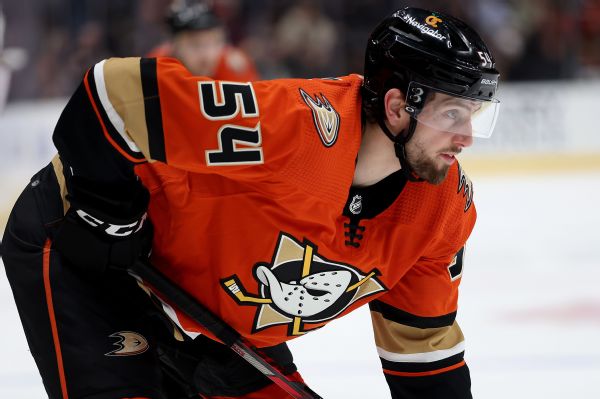 Ducks' Kirkland hospitalized after car accident