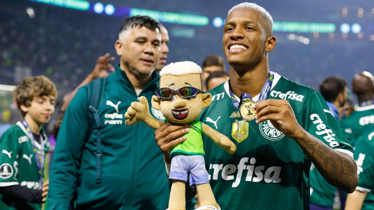 Danilo signs with Forest from Brazil's Palmeiras