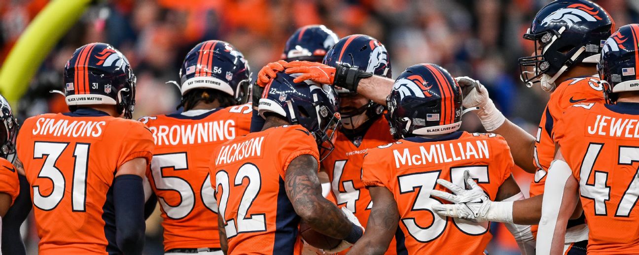 Denver Broncos linebacker Alex Singleton (49) against the New York Jets of  an NFL football game Sunday, Oct 23, 2022, in Denver. (AP Photo/Bart Young  Stock Photo - Alamy