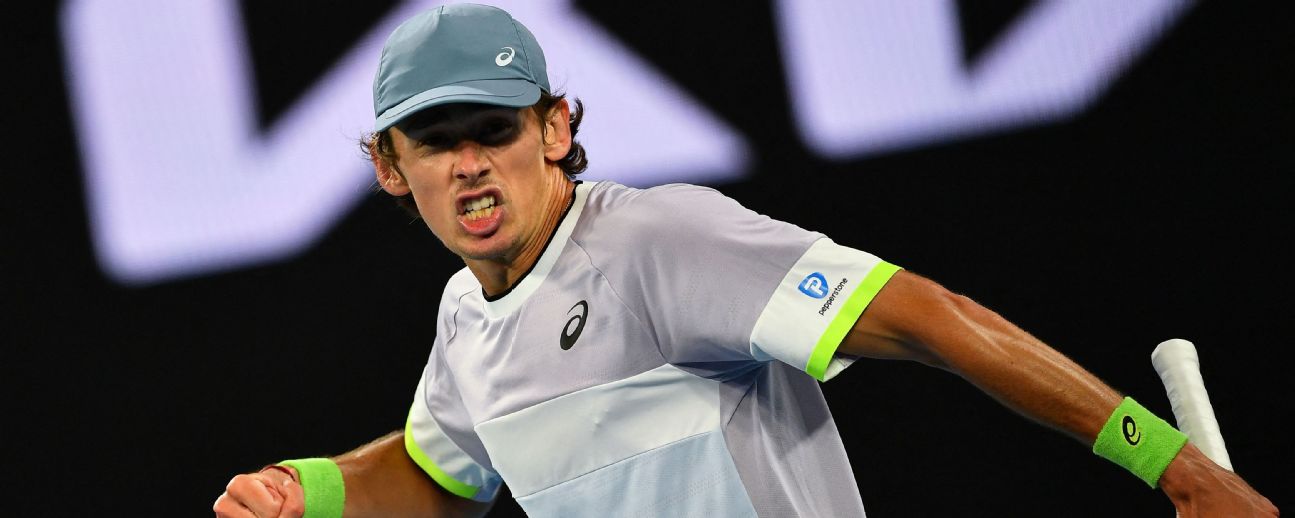 De Minaur beats Mannarino, into third round