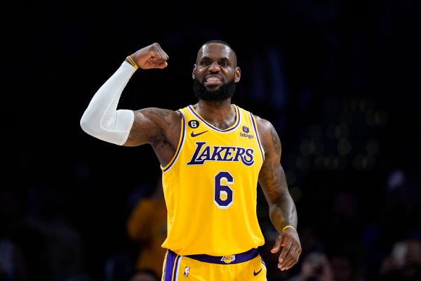 Buss: Scoring feat all about LeBron's 'greatness'