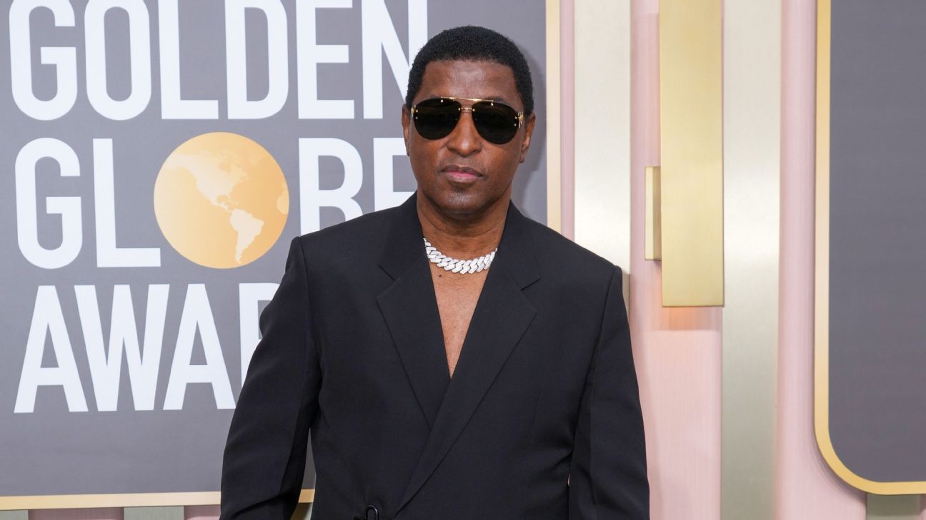 R&B legend Babyface sings 'America the Beautiful' at 2023 Super