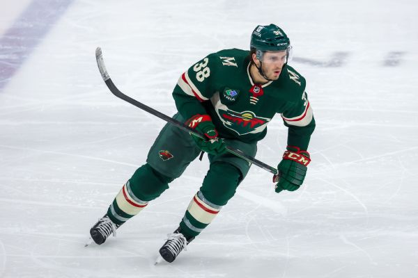 Wild sign F Hartman to 3-year, $12M extension