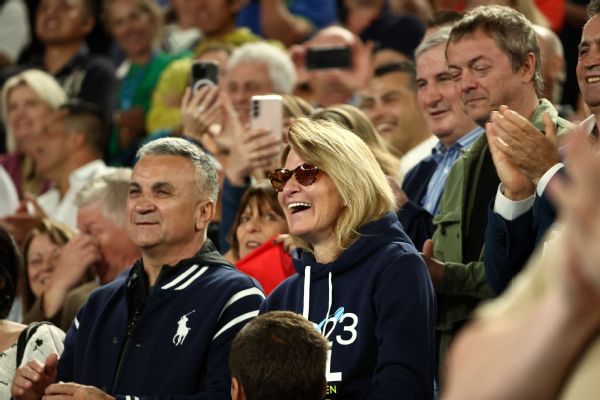 Djokovic's father won't be in attendance at semi