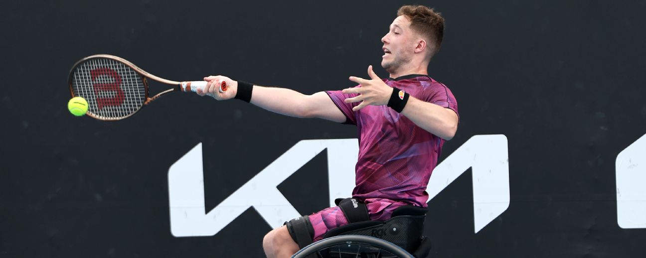 Hewett into singles, doubles Aussie Open finals