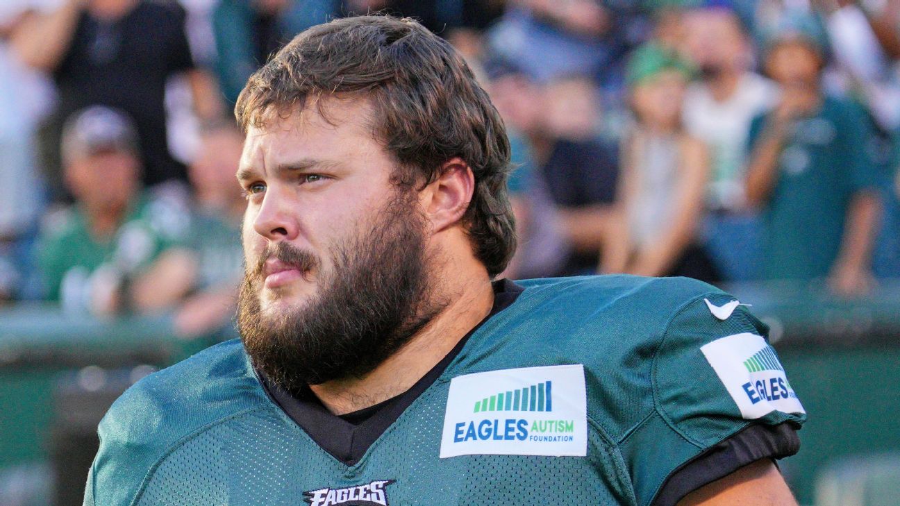 Eagles OL Sills facing rape, kidnapping charges