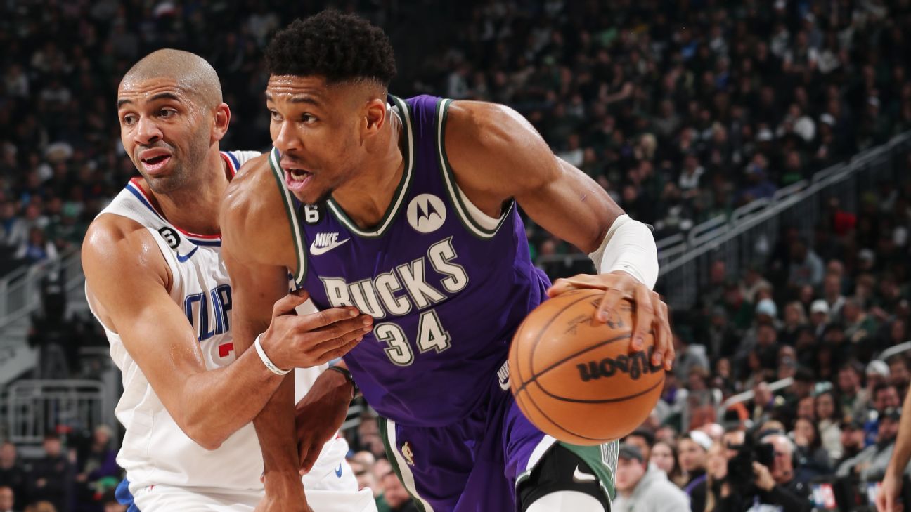 Giannis Antetokounmpo drops 54 as Bucks come back from 21 down