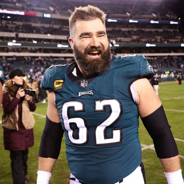 Center of attention: Kelce coming back to Eagles