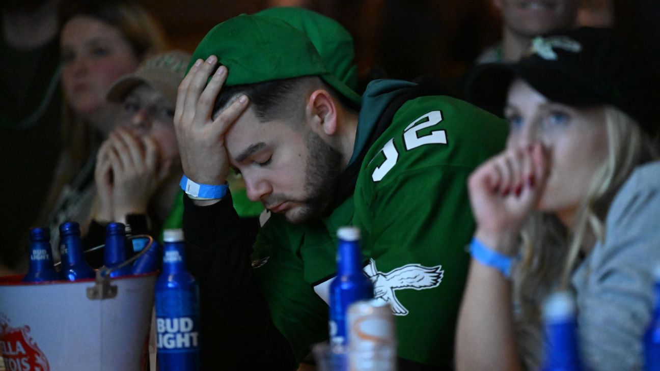 Eagles' Super Bowl 2023 loss adds to sad year for Philly fans - ESPN