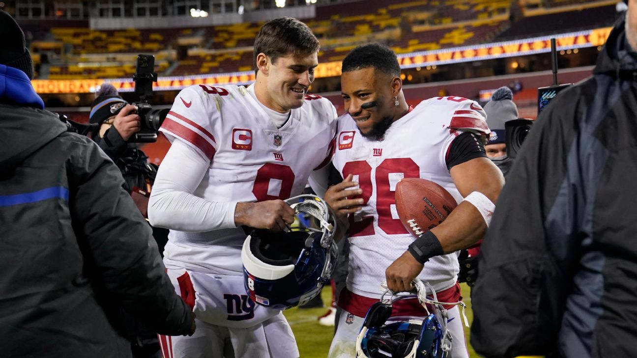 Giants could discuss Daniel Jones, Saquon Barkley contract extensions  during bye week, GM says