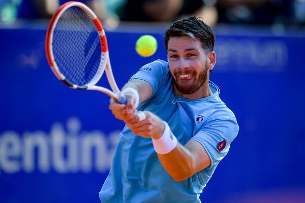 Norrie advances, Alcaraz leads at rainy Rio Open