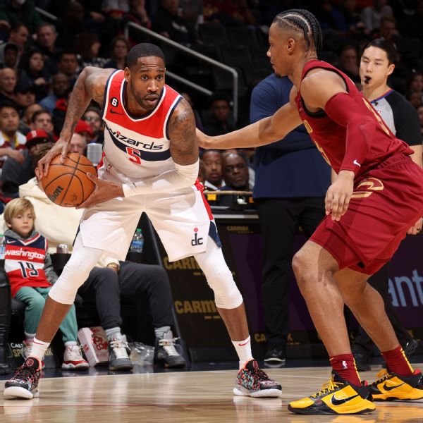 Wizards reach contract buyout with vet Barton