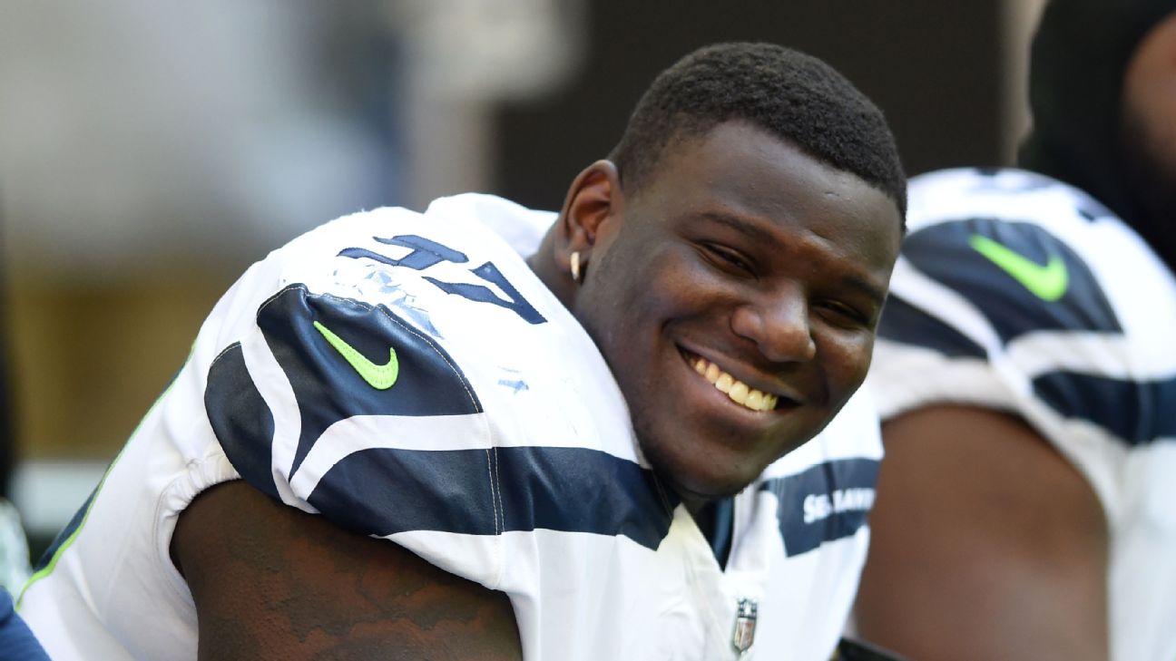 Seahawks sign defensive tackle Poona Ford to 2-year extension