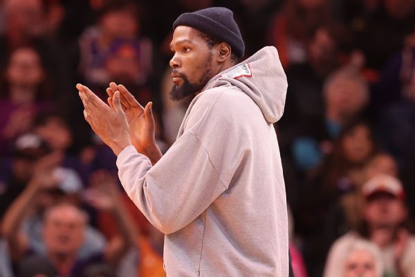 Durant scrimmages with Suns, ruled out Friday