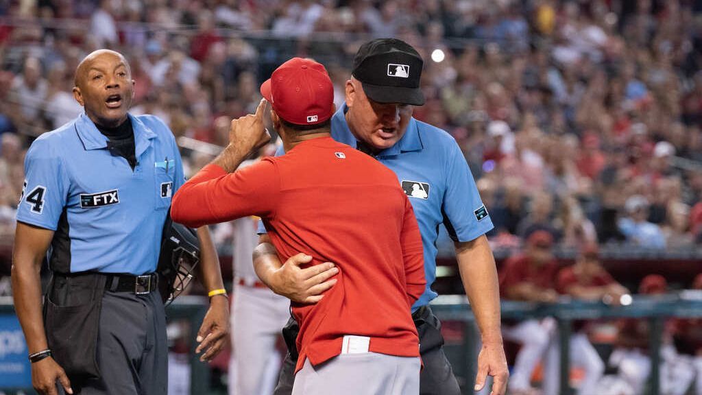 Cardinals' Marmol says umpire C.B. Bucknor 'has zero class