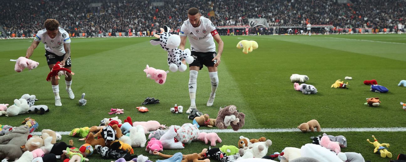 Cenk Tosun of Besiktas JK controls the ball duing the 2023/24 UEFA