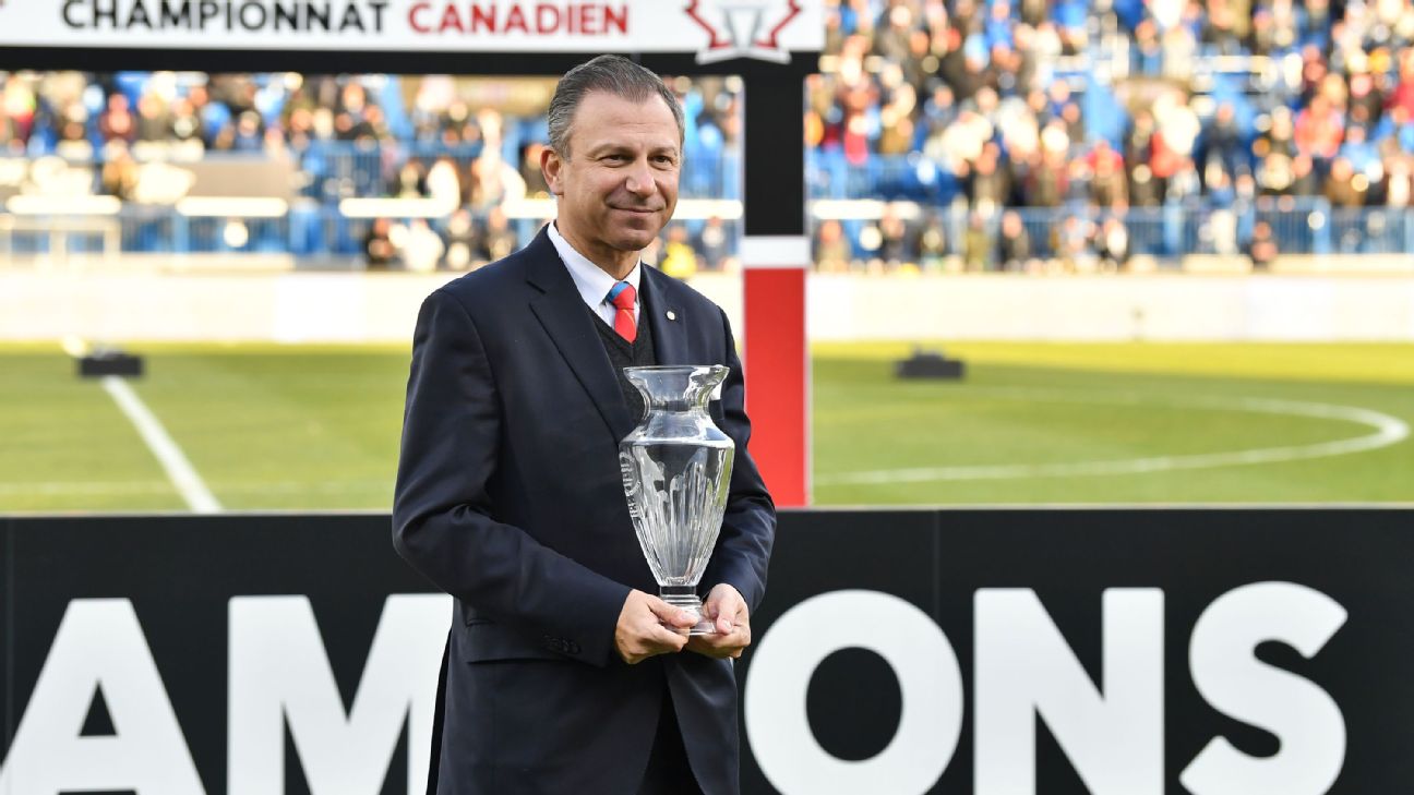 Ex-Canada Soccer head 'sorry' for Sinclair slight