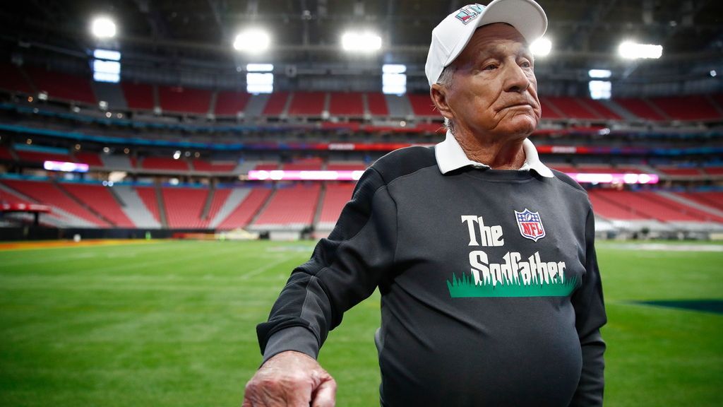 Crews preparing State Farm Stadium field for Super Bowl LVII