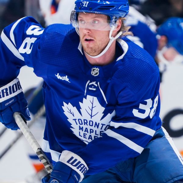 Leafs deal Sandin to Capitals for Gustafsson, pick