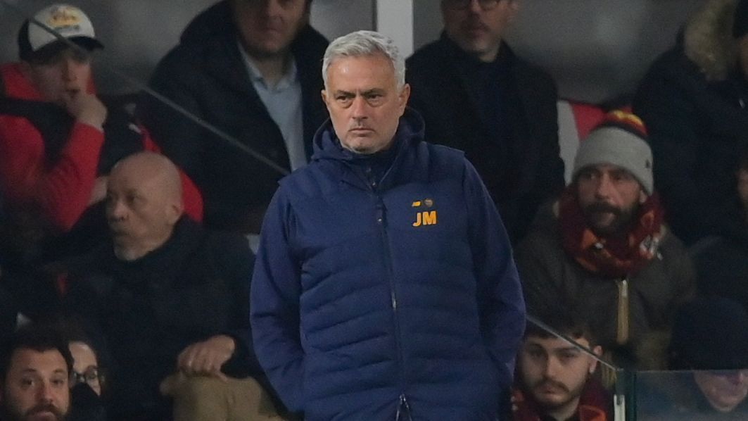 Mourinho to consider ‘legal’ action after red card