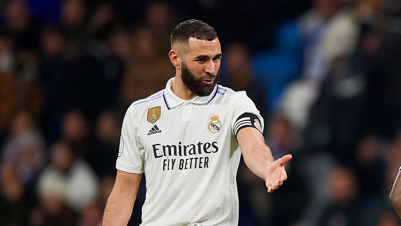 Ancelotti defends Benzema after Clasico loss