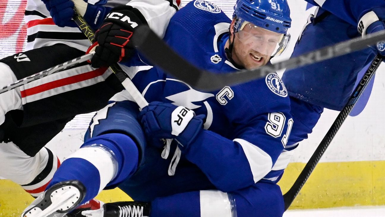 AP Sources: Steven Stamkos elects to re-sign with Lightning