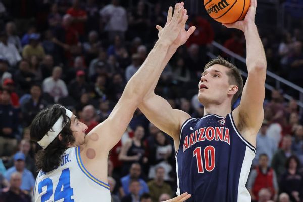 Arizona takes Pac-12 as UCLA misses 3 at buzzer