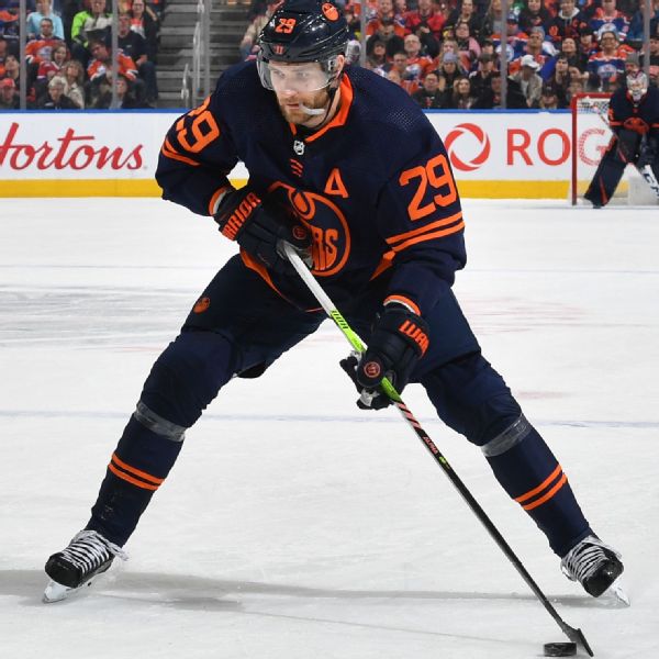 Draisaitl dari Oilers, ‘pemain terbaik di atas es,’ mencapai 100 poin
