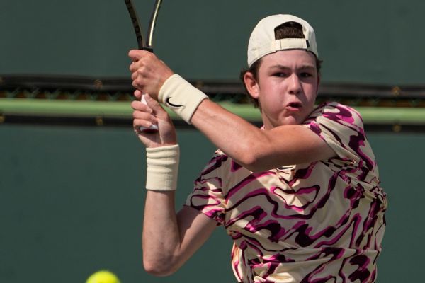 Davenport's son loses in Indian Wells amateurs