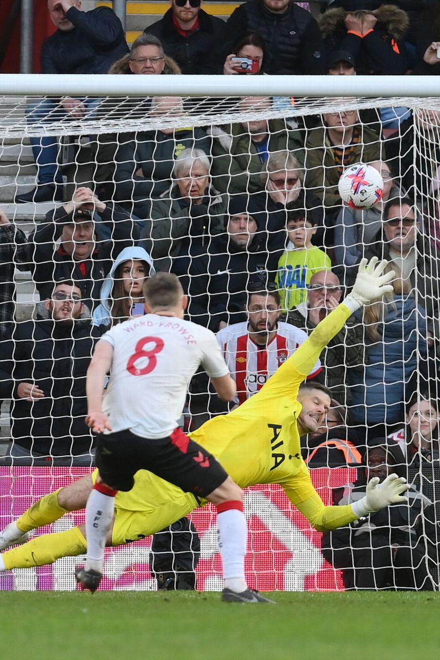 Tottenham cede empate no fim para o lanterna Southampton