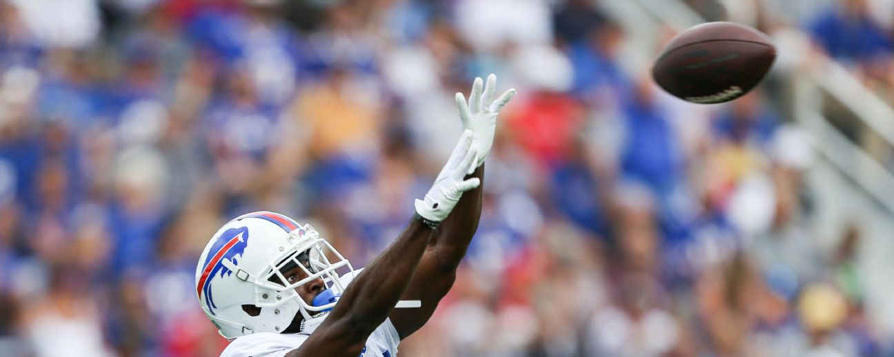 Buffalo Bills running back Matt Breida (22) rushes with the ball