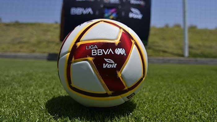 Liga MX lanza balón en campaña por la inclusión - ESPN
