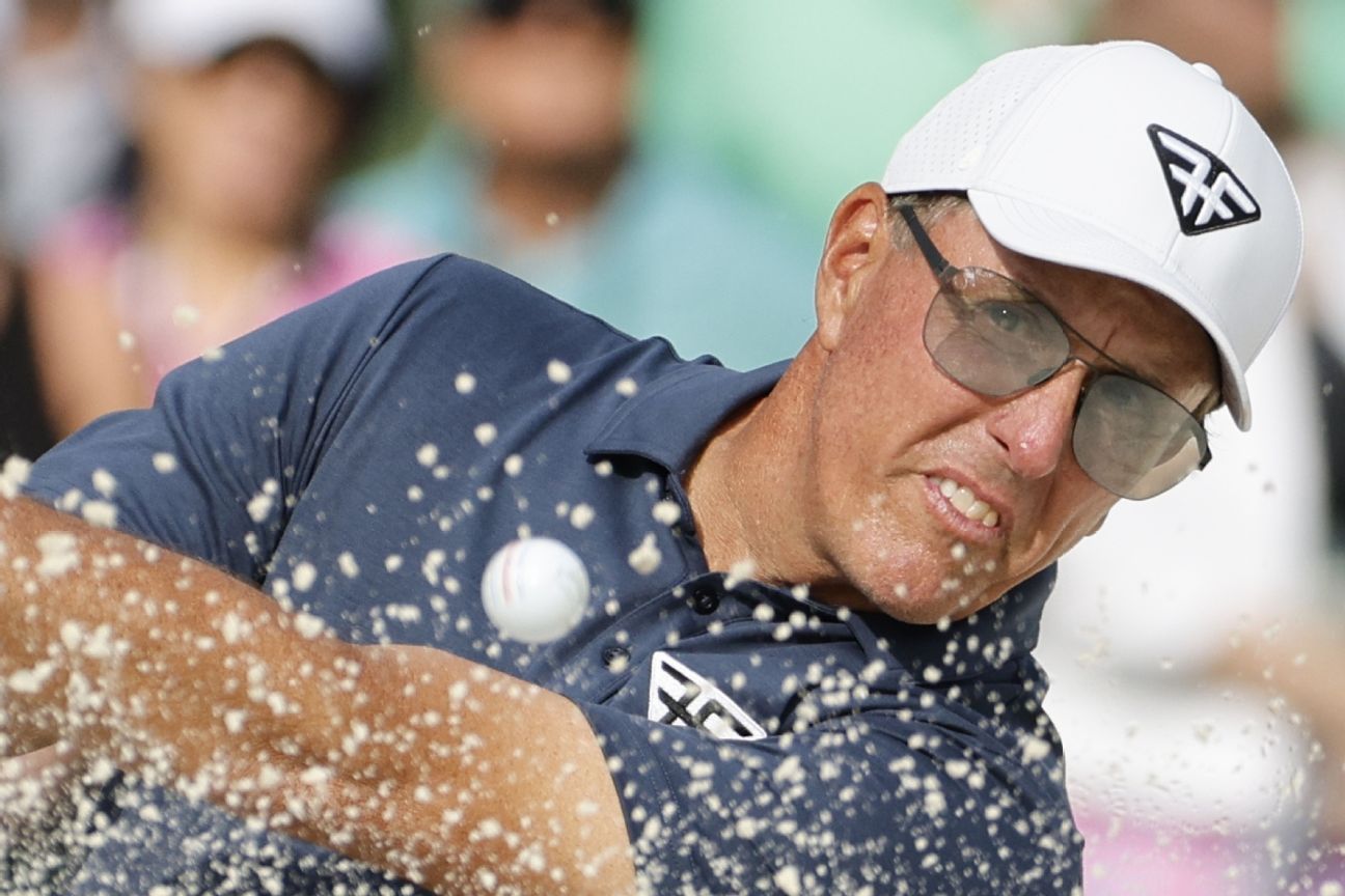 Mickelson rises on board, eyes ‘going on a tear’