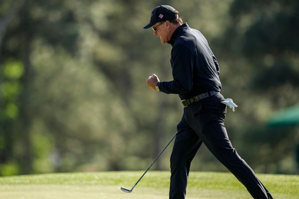 No ‘fluke’: Mickelson sizzles with 65 at Masters